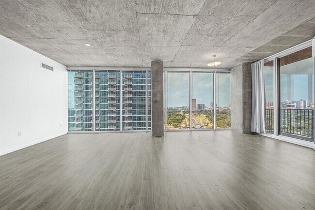Building Photo - 5925 Almeda Rd