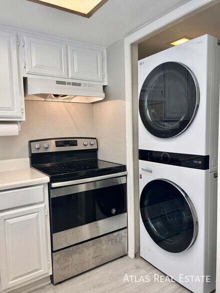 Building Photo - 15402 N 28th St