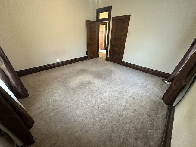 Bedroom towards entrance - 3016 Victor St