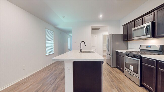 Building Photo - 16873 Short Pnes Dr