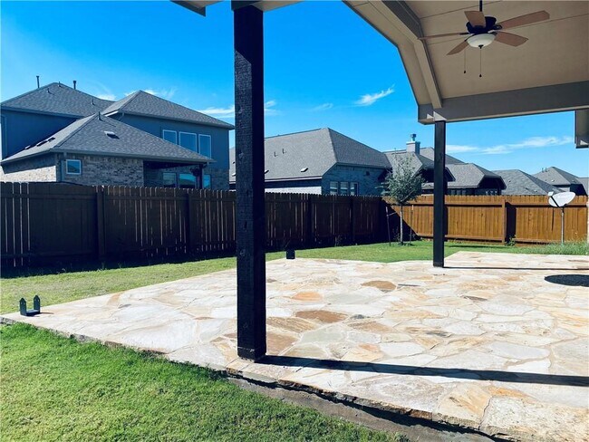 Building Photo - 1009 Sundrops St