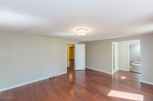 Building Photo - 25111 S Woodland Rd