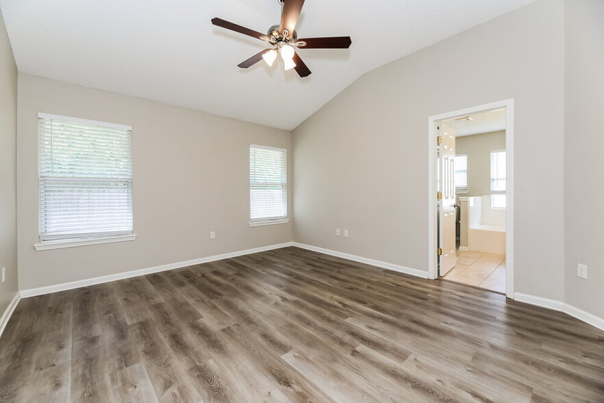 Building Photo - 2554 Blackstone Ct