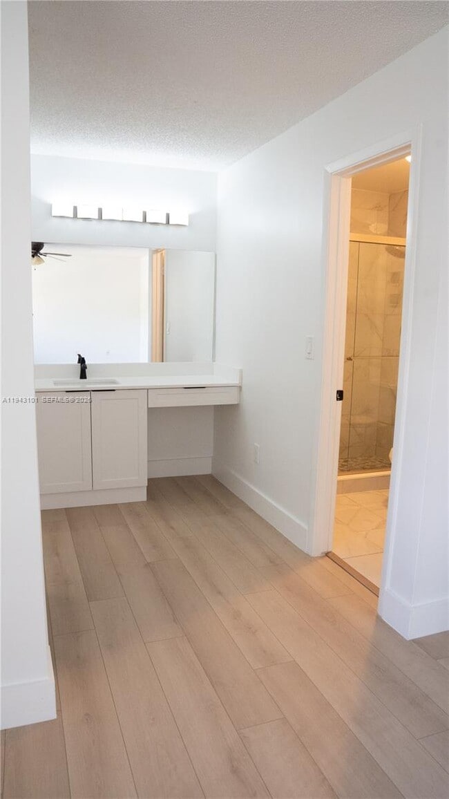 Building Photo - 9023 SW 113th Pl Cir W