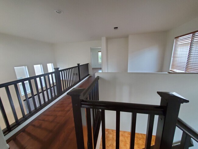 Building Photo - Wonderful 3 Bedroom 2.5 Bath Home in the h...