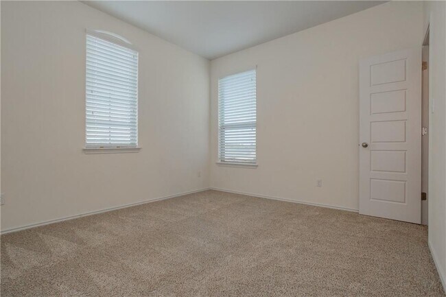 Building Photo - 3651 Sandy Brook Dr