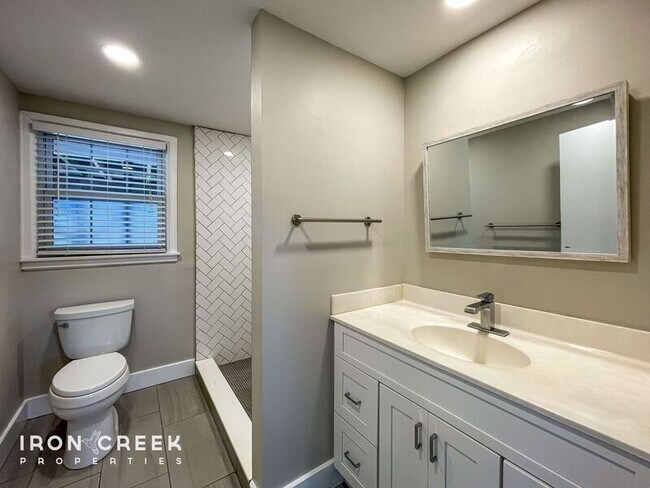 Building Photo - 21 Brevard Rd