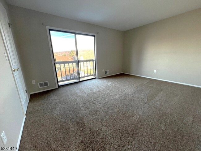 Building Photo - 1308 Spruce Hills Dr