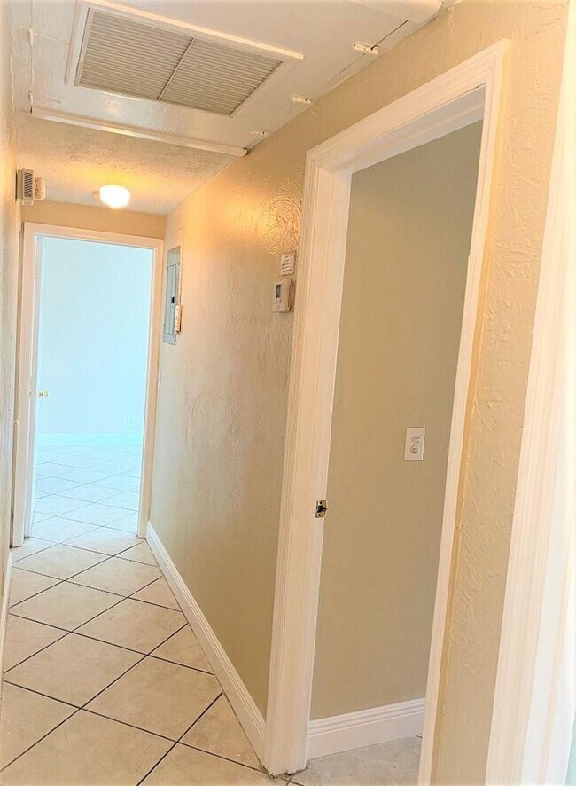 Building Photo - 2500 Coral Springs Dr