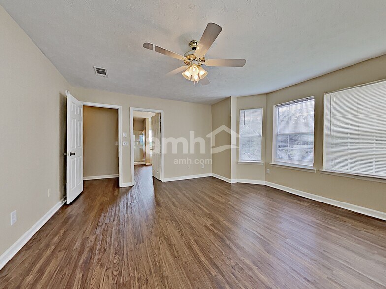 Building Photo - 221 Scarlet Ridge Ct