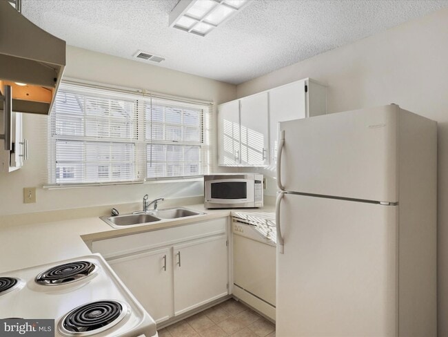 Building Photo - 1108 Huntmaster Terrace NE