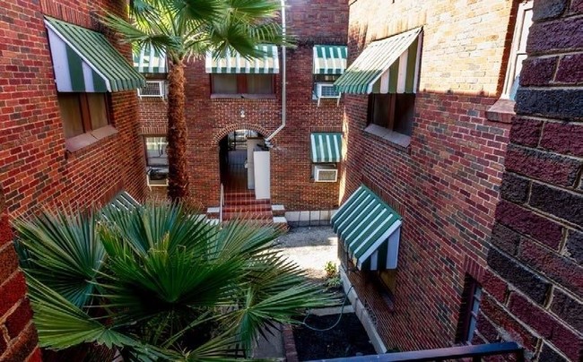 Building Photo - 1416 Austin St