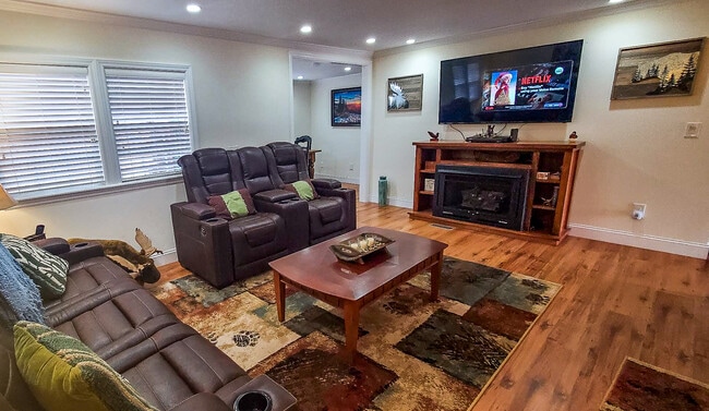 Building Photo - 135 Freedom Trail