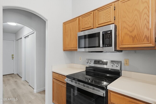 Building Photo - 8811 N 5th St