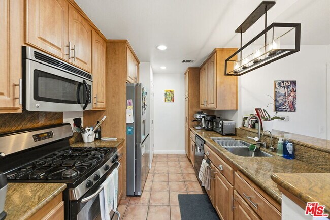 Building Photo - 2352 Archwood Ln