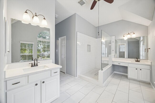 Building Photo - 25126 Barmby Dr