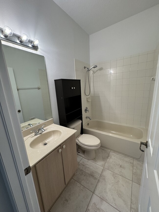 Building Photo - 4903 SW 140th Terrace