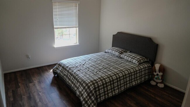 Building Photo - 13714 Oak Harbor Bend