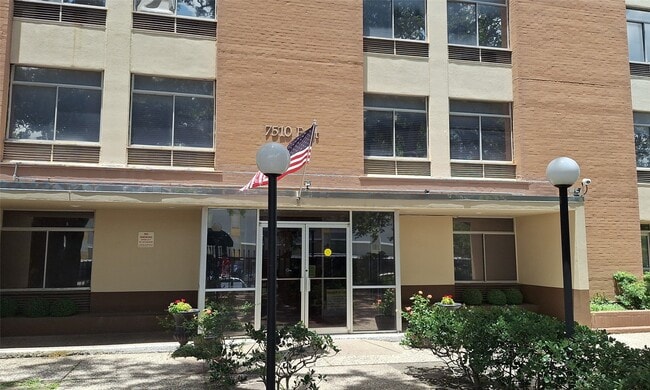 Building Photo - 7510 Hornwood Dr