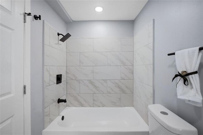 Building Photo - 2040 Penelope St NW