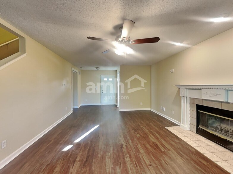 Building Photo - 1494 Blue Grass Pky