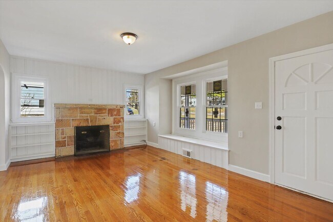 Building Photo - Beautiful three-bedroom single family home...