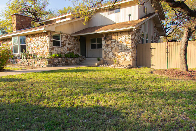 Front yard of the home with easy access to backyard - 100 Beaver St