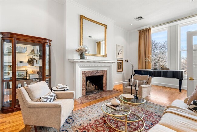 Building Photo - 120 Beacon St