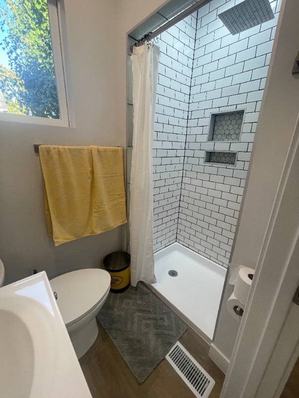 Building Photo - 4522 E Washington St