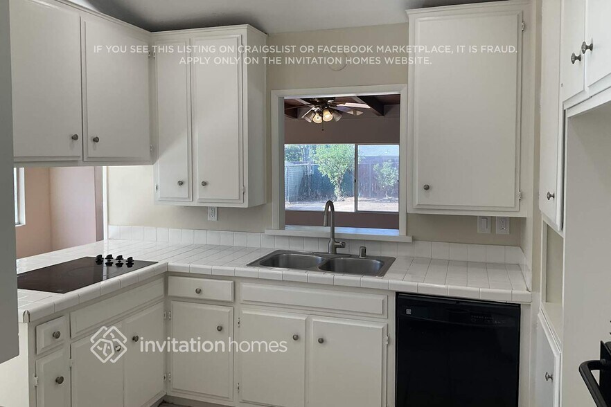 Building Photo - 1135 Erica St