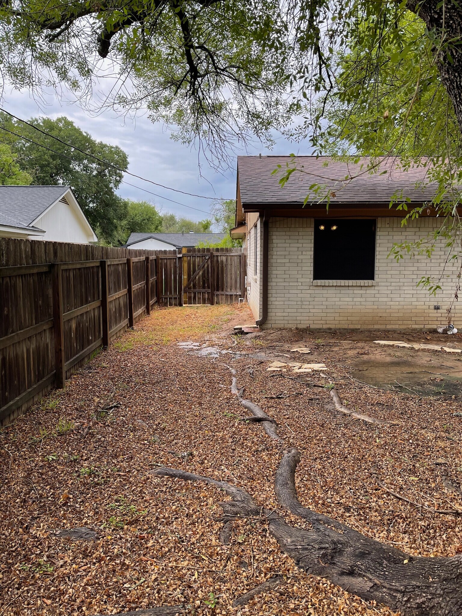side of house (from backyard) - 3008 Longleaf Dr