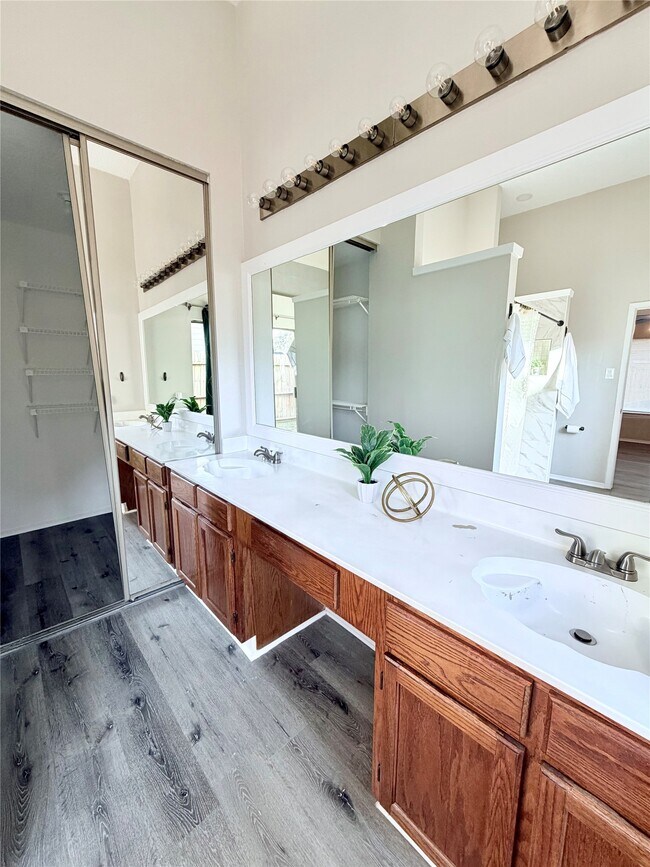 Building Photo - 18714 Haughland Dr