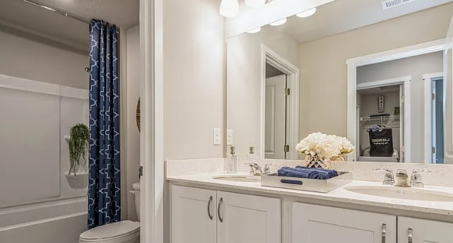 Building Photo - 289 NW Charlestown Ln