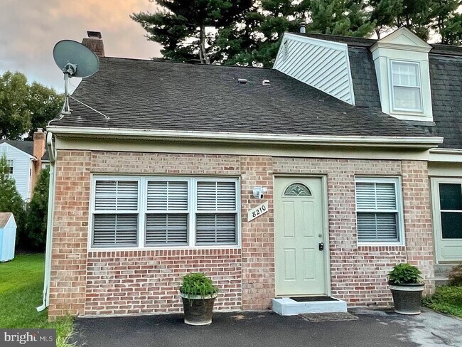 Building Photo - 8210 Tuckerman Ln