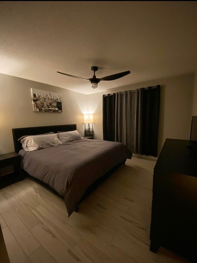 Building Photo - GORGEOUS 1 BEDROOM WITH WATER VIEWS IN POR...