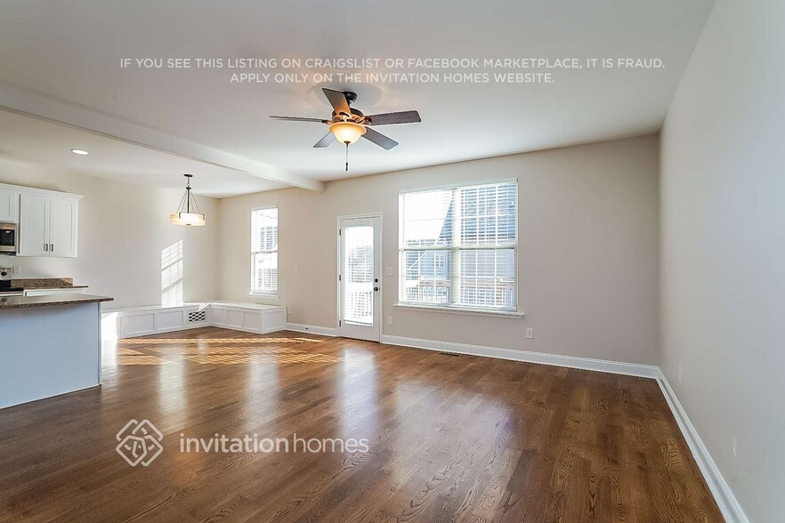 Building Photo - 725 Maylene Dr