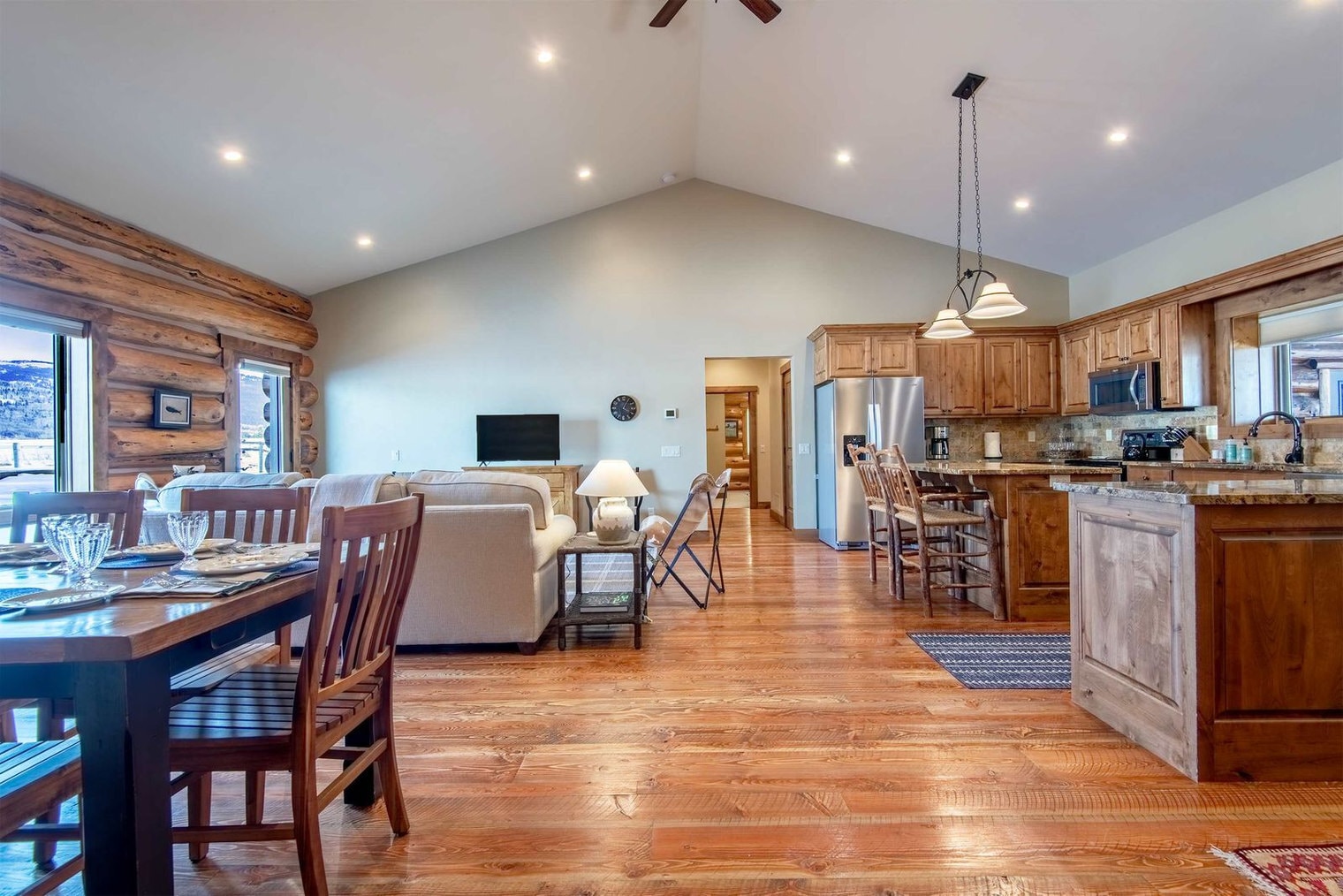 Building Photo - 1330 Larsen Ln