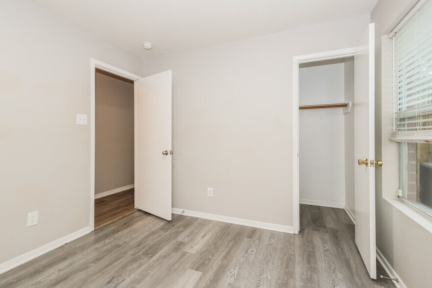 Building Photo - 18407 Knob Hill Lake Ln