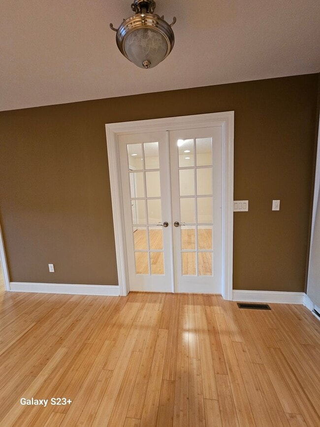 Building Photo - 6169 Marteney Ave