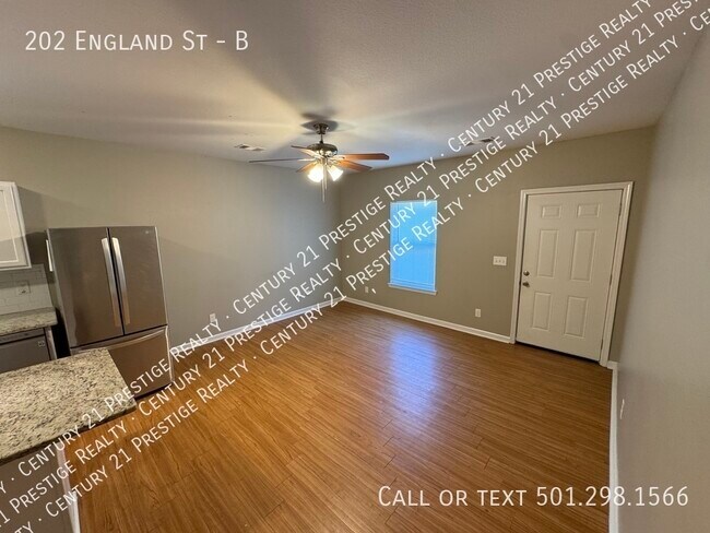 Building Photo - 202 England St