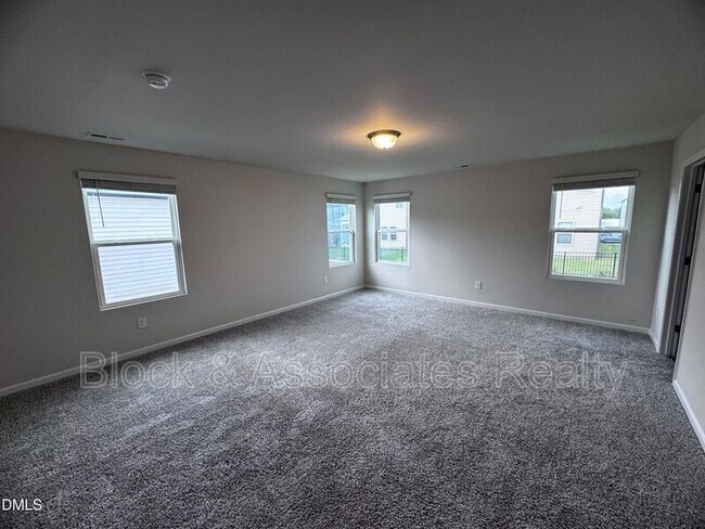 Building Photo - 129 Boone Lake Way