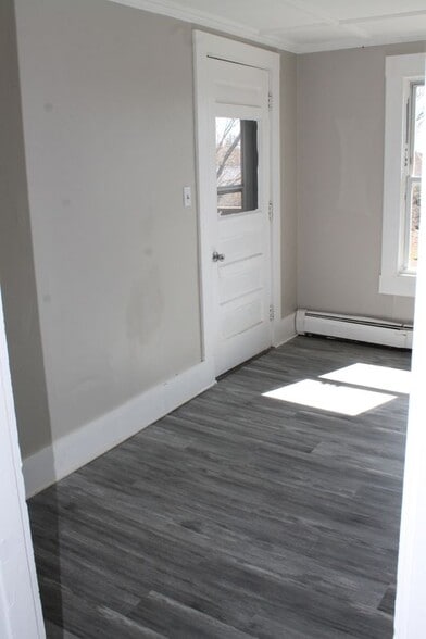 Building Photo - 20 Bellevue St