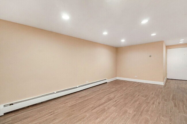 Building Photo - Location!! Updated 1 bedroom Gem on Pearl St. in Govenor's Park!