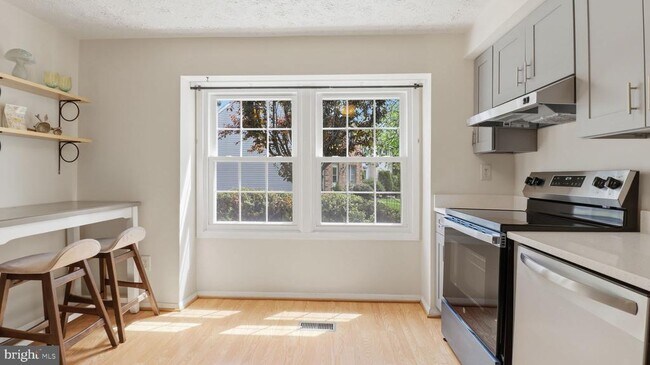 Building Photo - 7821 Fairborn Ct