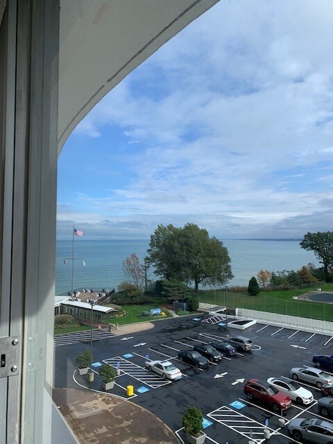 Building Photo - 12700 Lake Ave