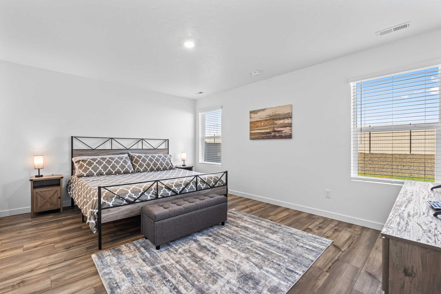 Building Photo - 8648 E Wishmore St