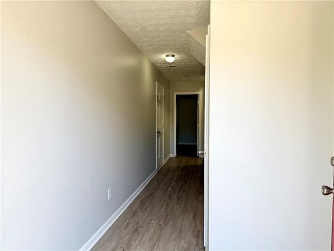 Building Photo - 1708 Redan E