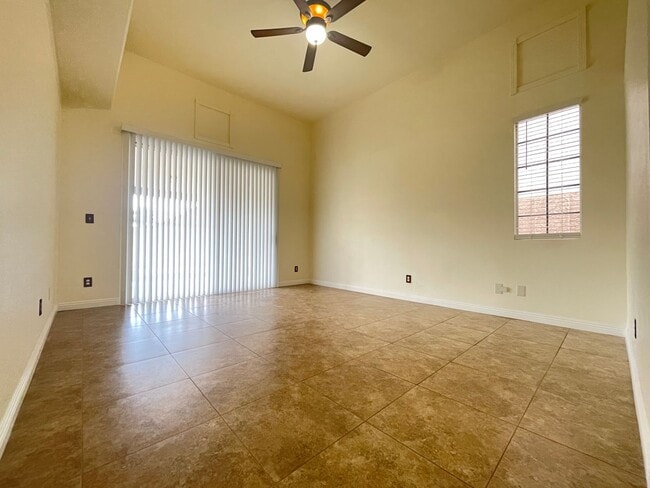 Building Photo - Gorgeous 2-story home in the Green Valley ...