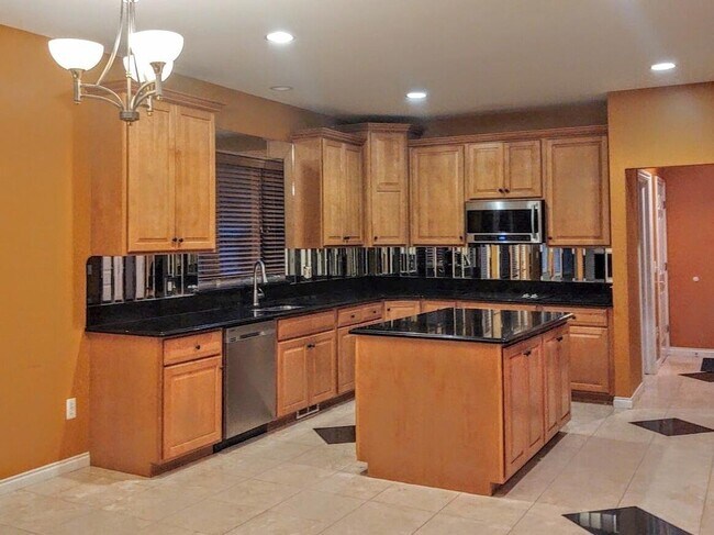 Building Photo - 6901 Dakota Dr