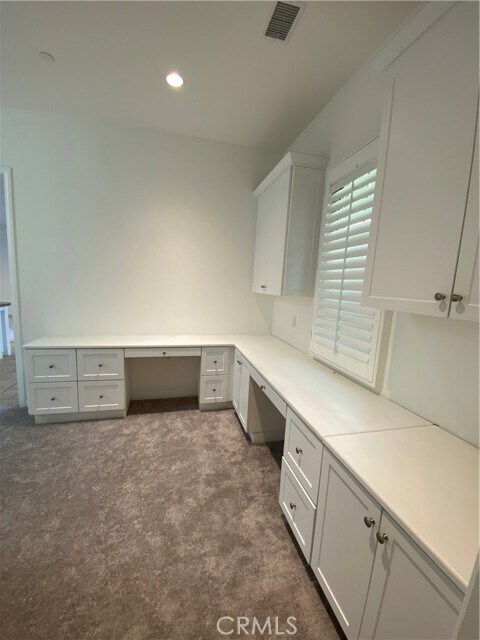 Building Photo - 72 Gardenhouse Way